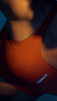 VOLCANO RED WOMEN'S ACTIVE TOP