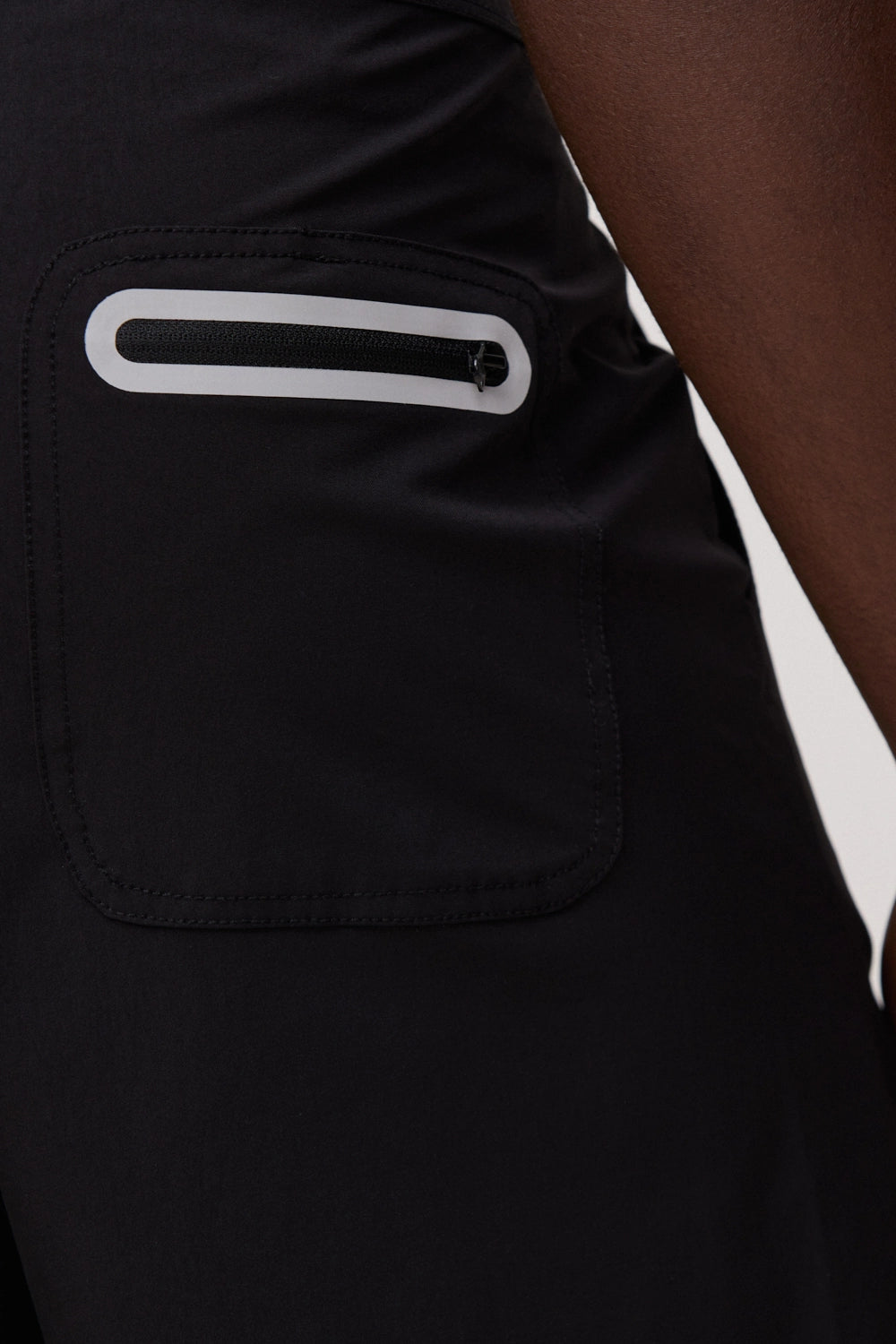 BLACK BINGIN BOARDSHORTS