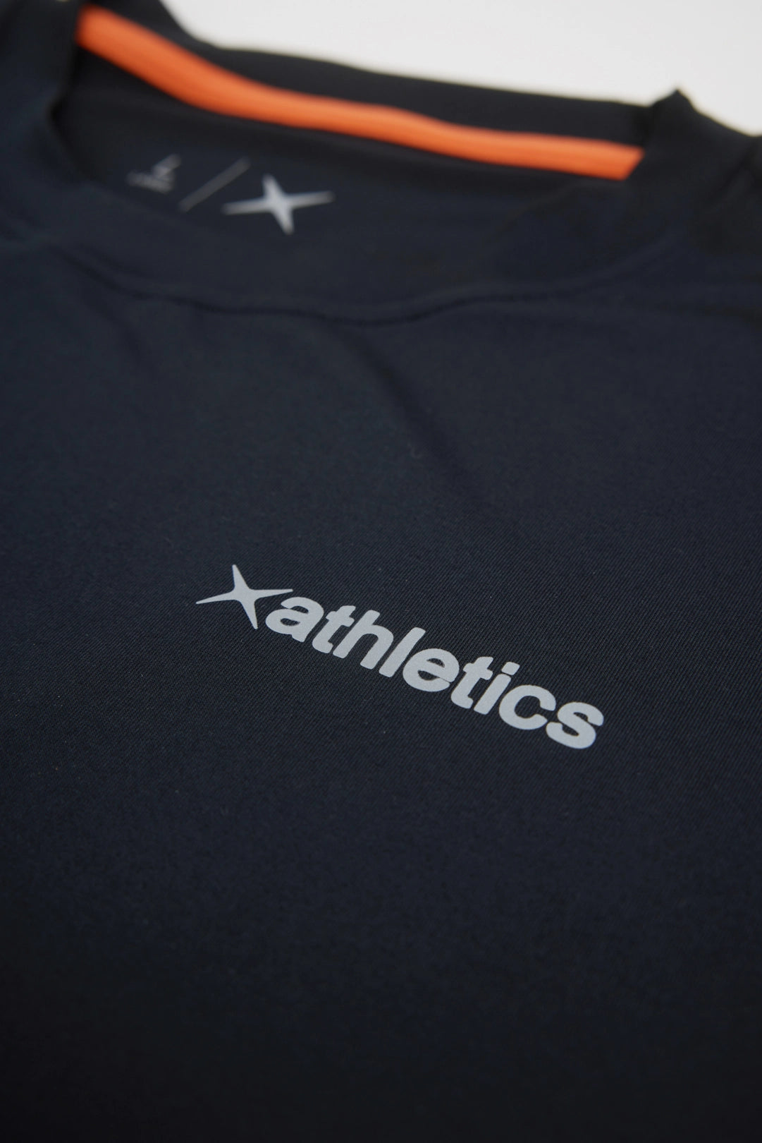 BLACK TRAIN TEE