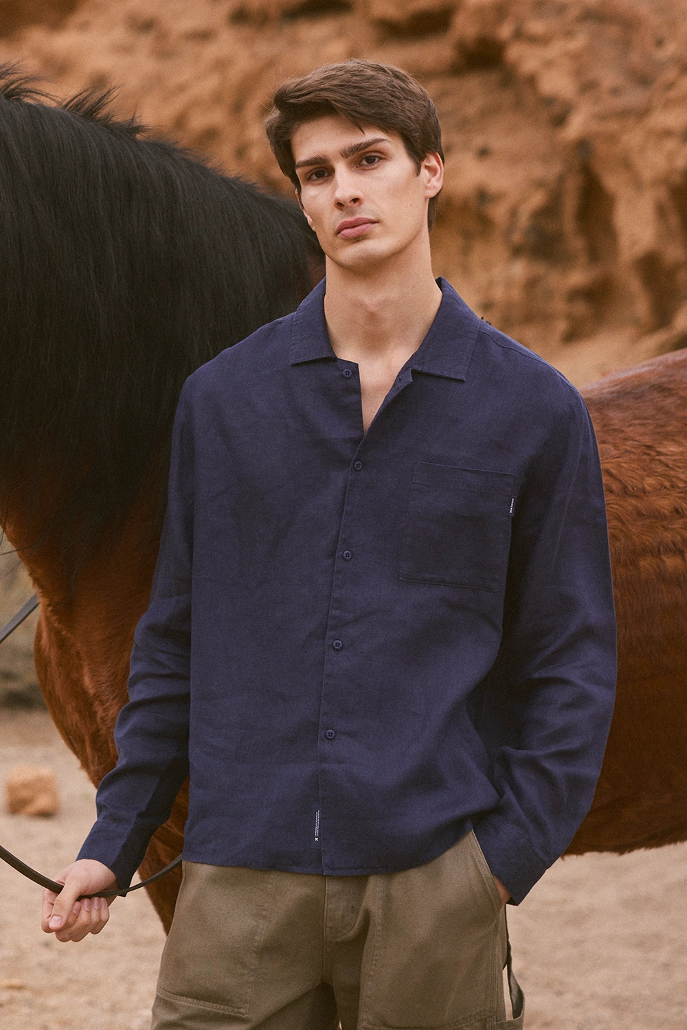 NAVY BREEZE LINEN SHIRT