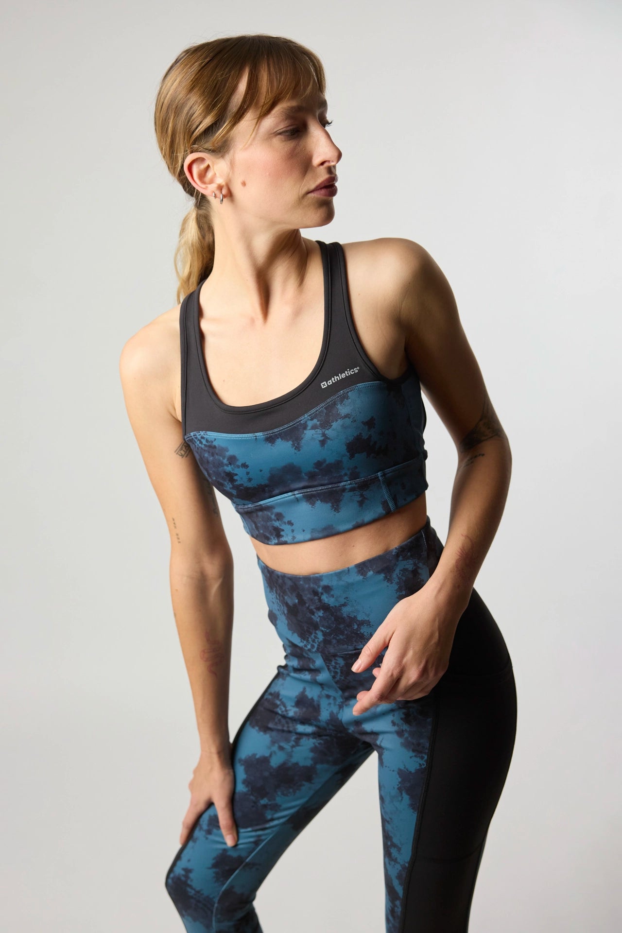 DARK BLUE WOMEN'S ACTIVE TOP