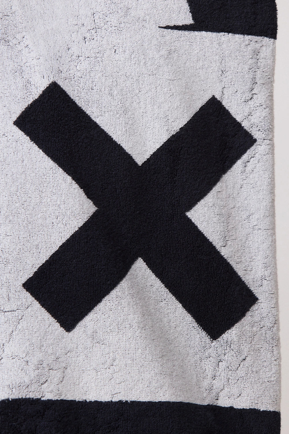 NAVY GRAVITY TOWEL