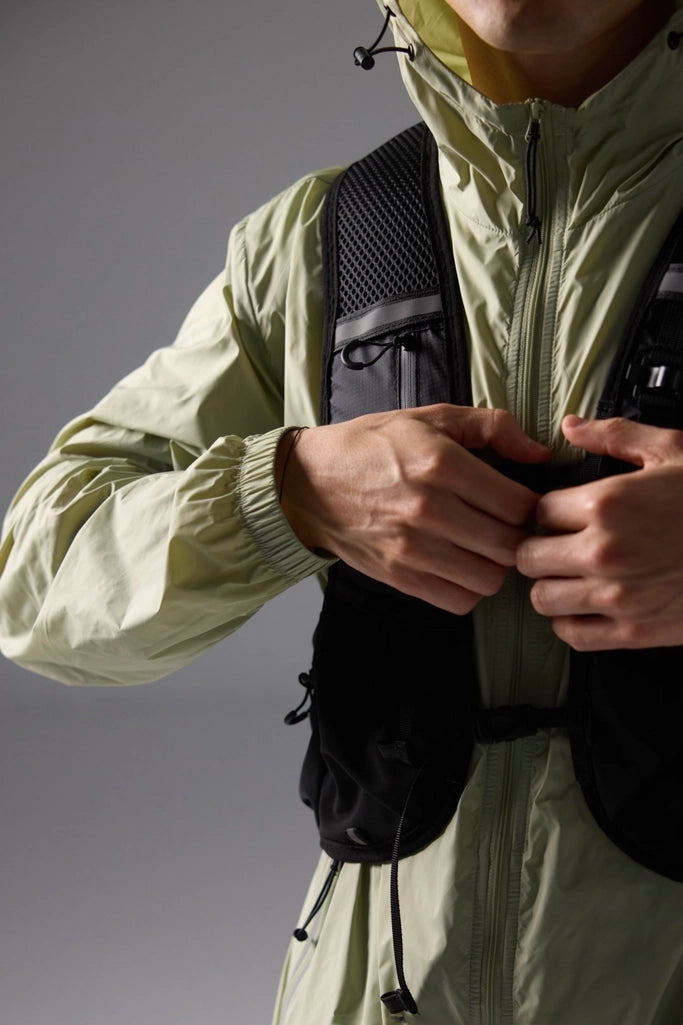 BLACK ACTIVE VEST