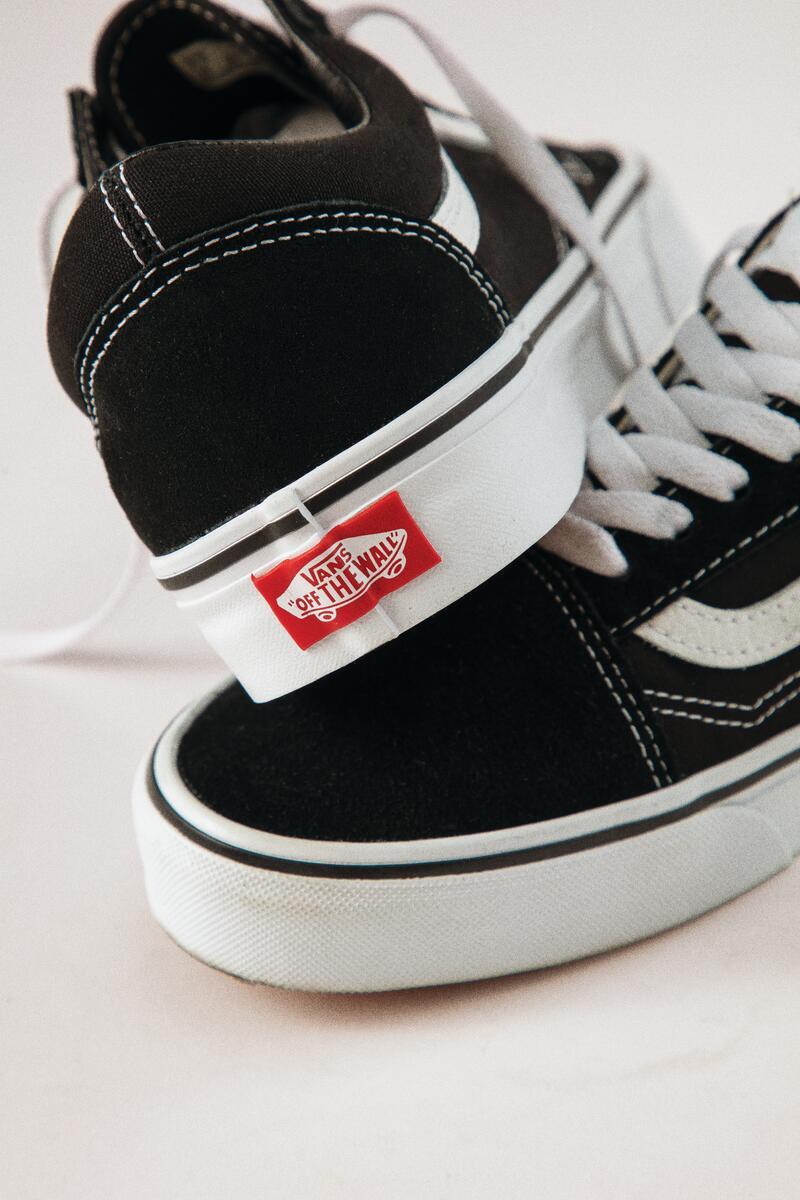 BLACK OLD SKOOL VANS SNEAKERS
