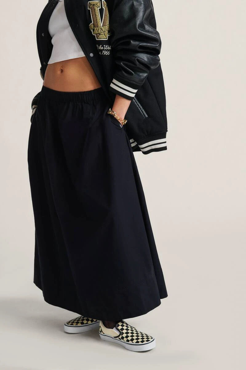 BLACK CLASSIC SLIP-ON VANS SNEAKERS