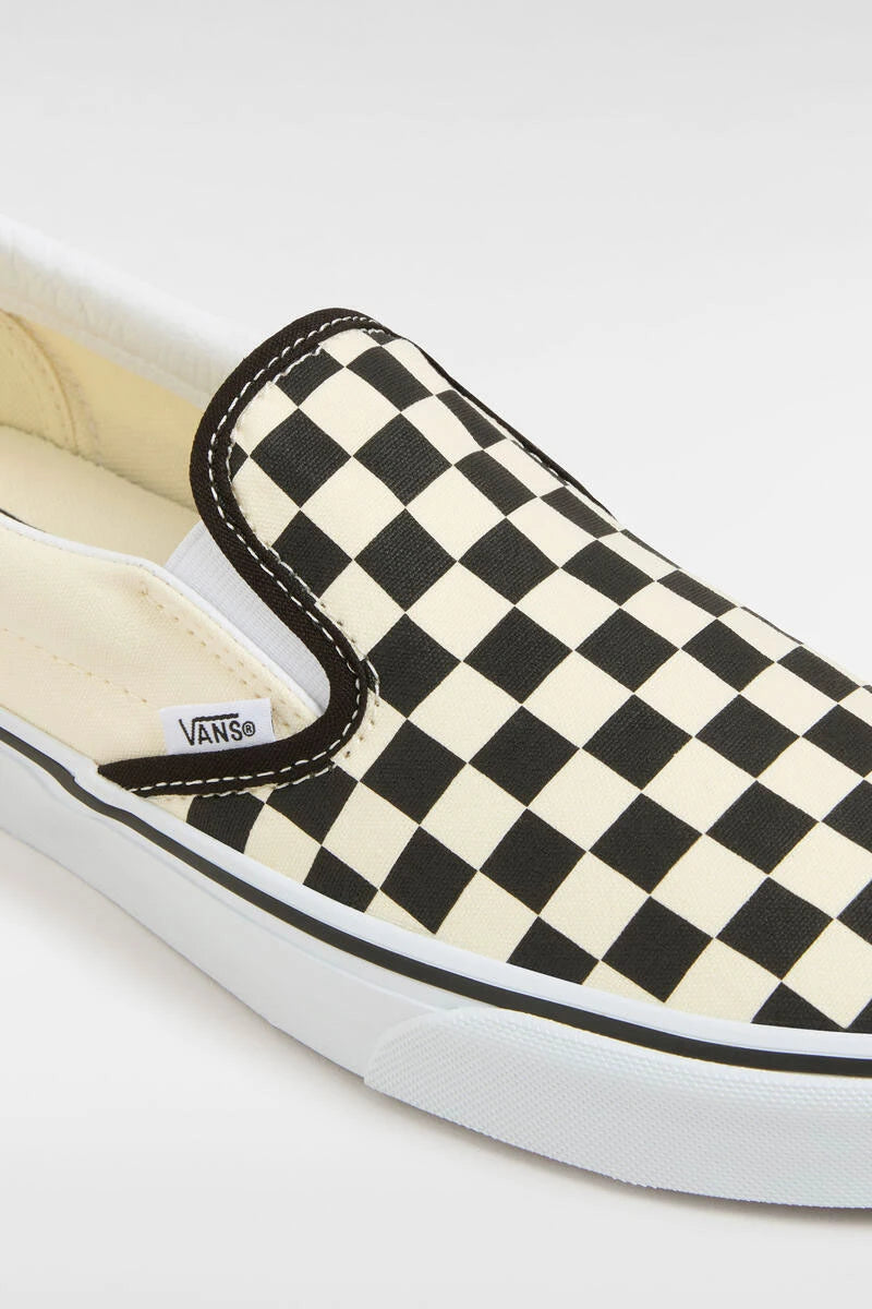 BLACK CLASSIC SLIP-ON VANS SNEAKERS