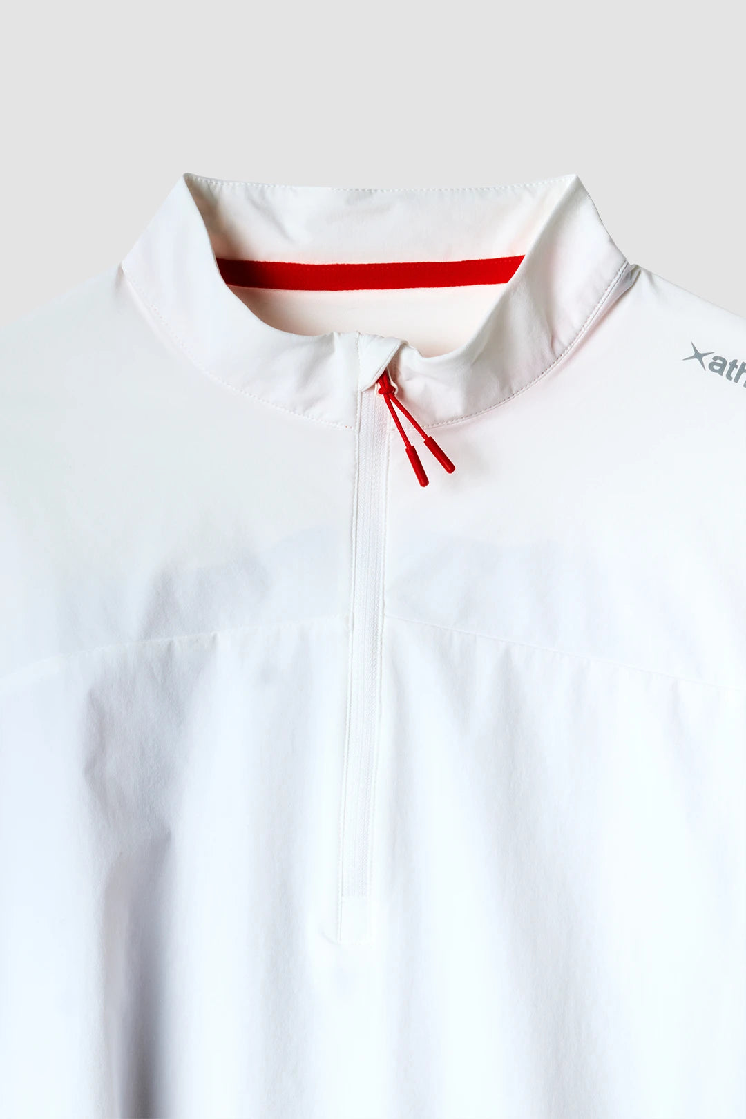 WHITE IN HALF ZIP CREW